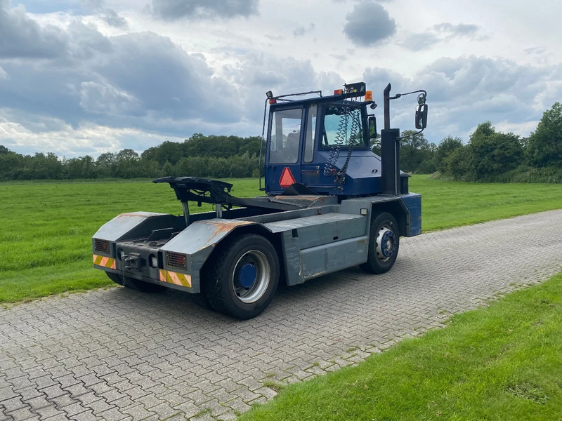 Sisu E TRX 182 | HYDROLIC | CENTRAL LUBRIGATION | NO RUST !!! - Терминальный тягач: фото 5 Sisu E TRX 182 | HYDROLIC | CENTRAL LUBRIGATION | NO RUST !!! - Терминальный тягач: фото 5