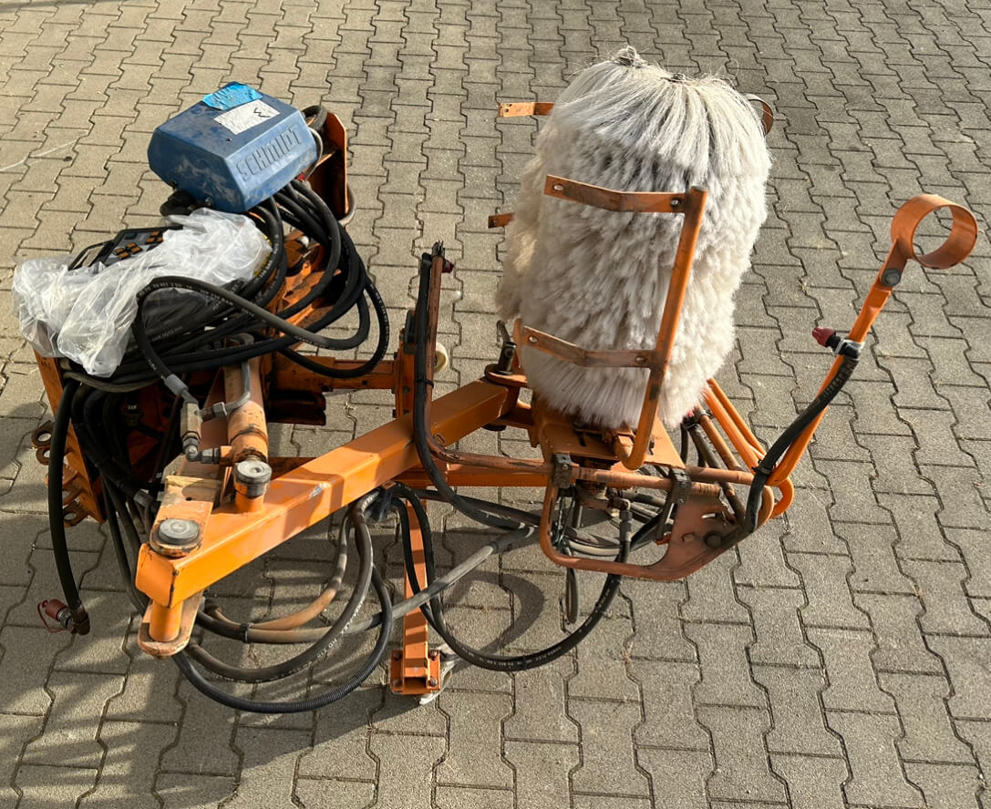 Unimog Leitpfostenwaschgerät Schmidt RPS-H - Щетка: фото 3 Unimog Leitpfostenwaschgerät Schmidt RPS-H - Щетка: фото 3