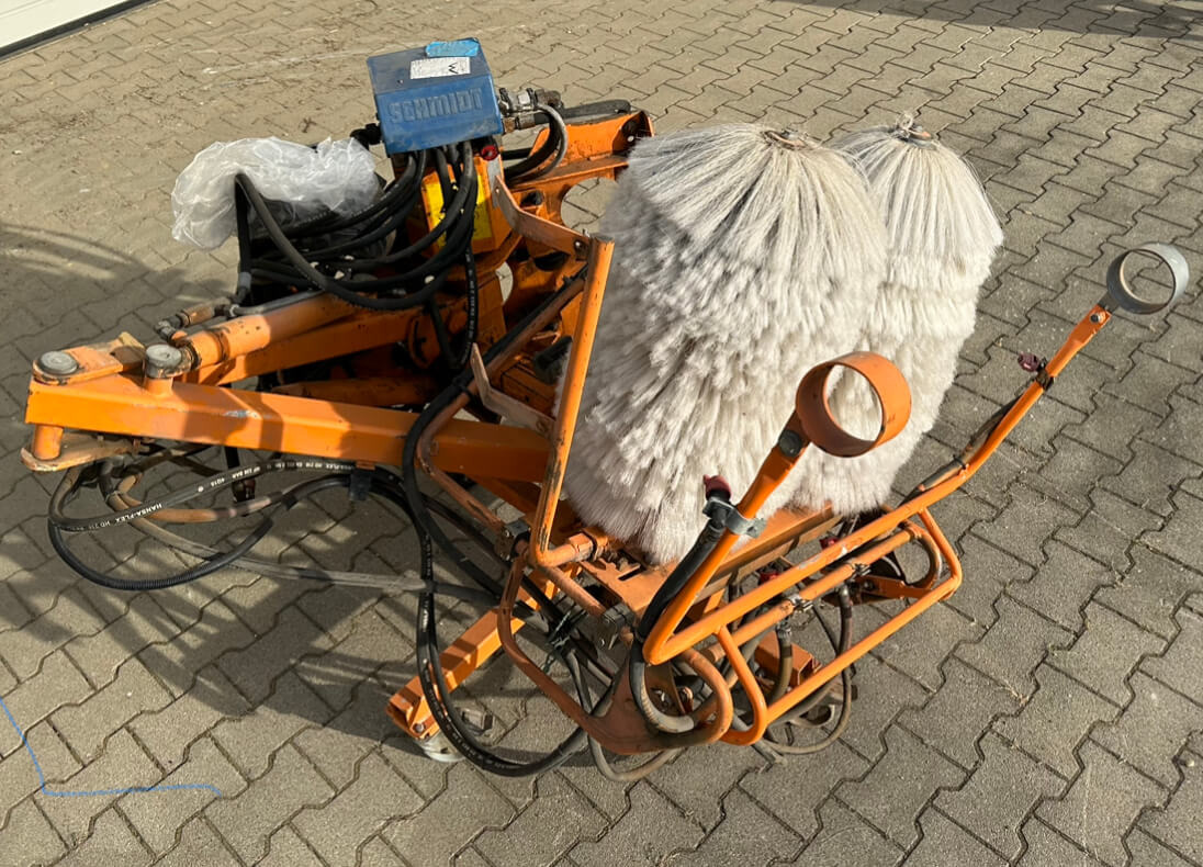 Unimog Leitpfostenwaschgerät Schmidt RPS-H - Щетка: фото 2 Unimog Leitpfostenwaschgerät Schmidt RPS-H - Щетка: фото 2