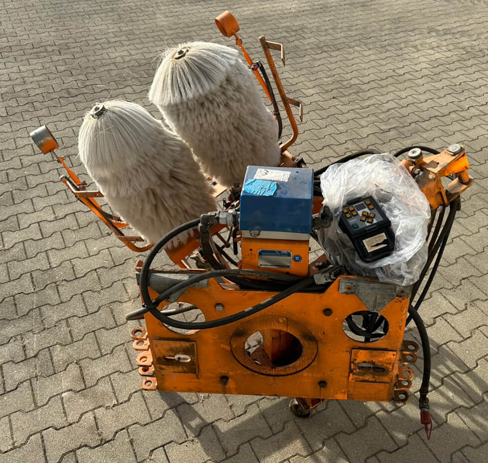 Unimog Leitpfostenwaschgerät Schmidt RPS-H - Щетка: фото 5 Unimog Leitpfostenwaschgerät Schmidt RPS-H - Щетка: фото 5