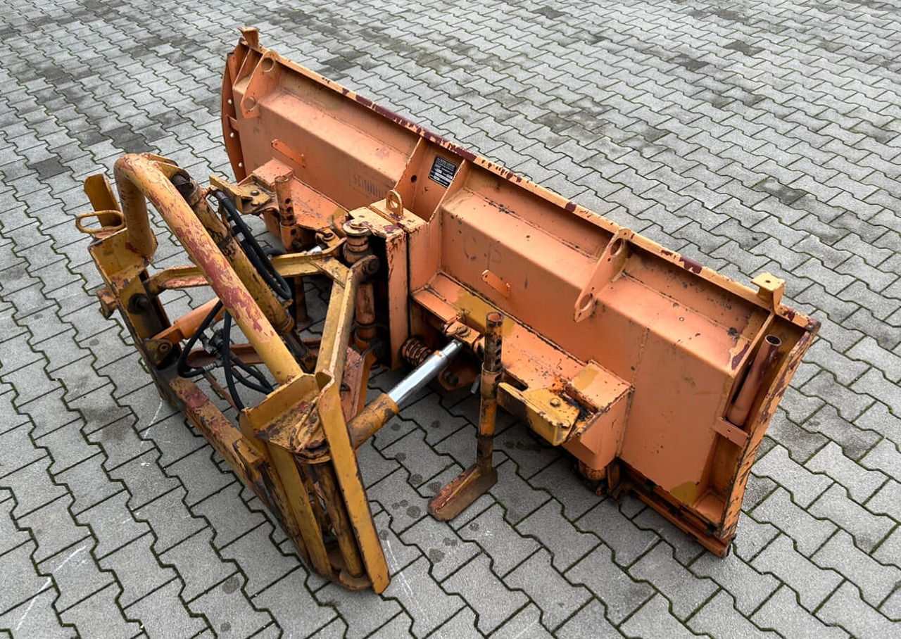 Unimog Schneepflug - Schneeschild Schmidt CP1 - Отвал для снега: фото 4 Unimog Schneepflug - Schneeschild Schmidt CP1 - Отвал для снега: фото 4