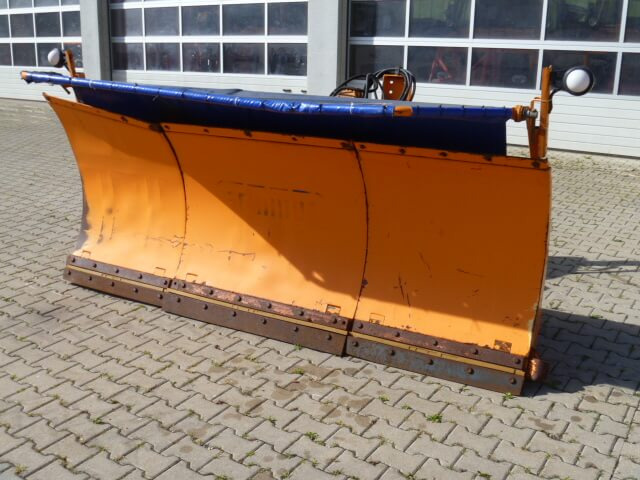 Unimog Schneepflug - Schneeschild Schmidt M30.3 - Отвал для снега: фото 2 Unimog Schneepflug - Schneeschild Schmidt M30.3 - Отвал для снега: фото 2