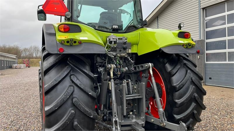 Claas Axion 830 Med frontlift. Velholdt traktor. - Трактор: фото 3 Claas Axion 830 Med frontlift. Velholdt traktor. - Трактор: фото 3