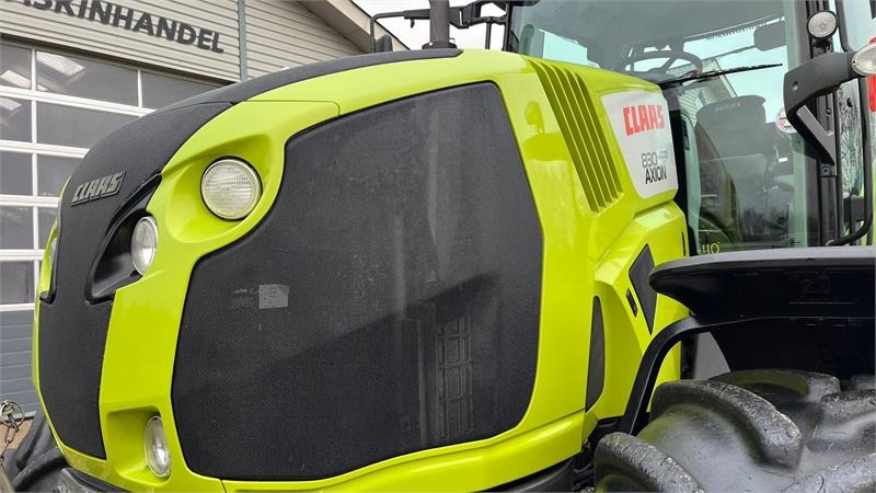 Трактор Claas Axion 830 Med frontlift. Velholdt traktor.: фото 10