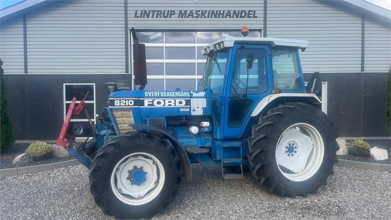 Ford 8210 Force II Med frontlift - Трактор: фото 1 Ford 8210 Force II Med frontlift - Трактор: фото 1
