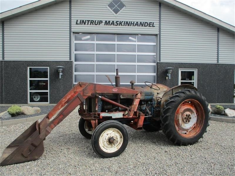 Fordson Frontlæsser med skovl og beslag fra Ford Major. Ka - Фронтальный погрузчик для трактора: фото 1 Fordson Frontlæsser med skovl og beslag fra Ford Major. Ka - Фронтальный погрузчик для трактора: фото 1