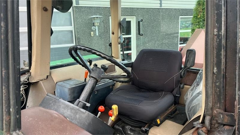John Deere 1640 Med græsdæk og frontlæsser - Трактор: фото 5 John Deere 1640 Med græsdæk og frontlæsser - Трактор: фото 5