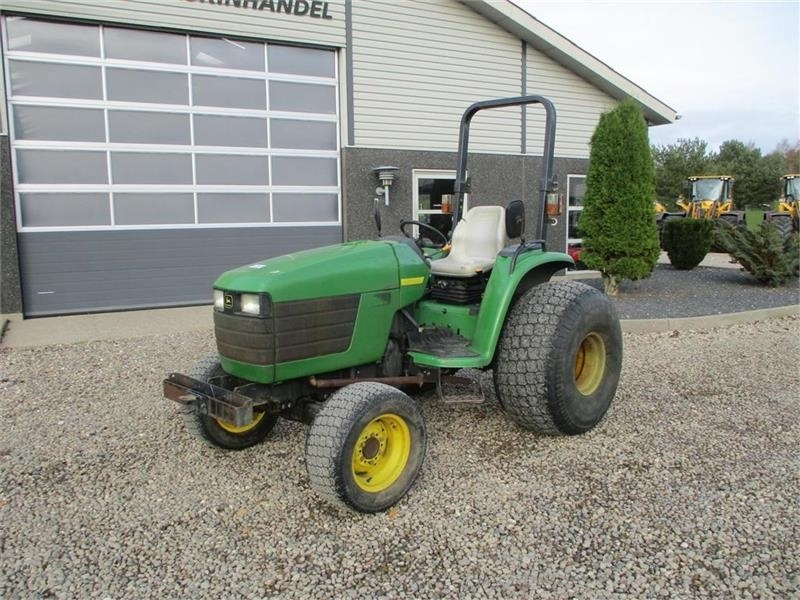 John Deere 4600 Med Græshjul - Трактор: фото 2 John Deere 4600 Med Græshjul - Трактор: фото 2