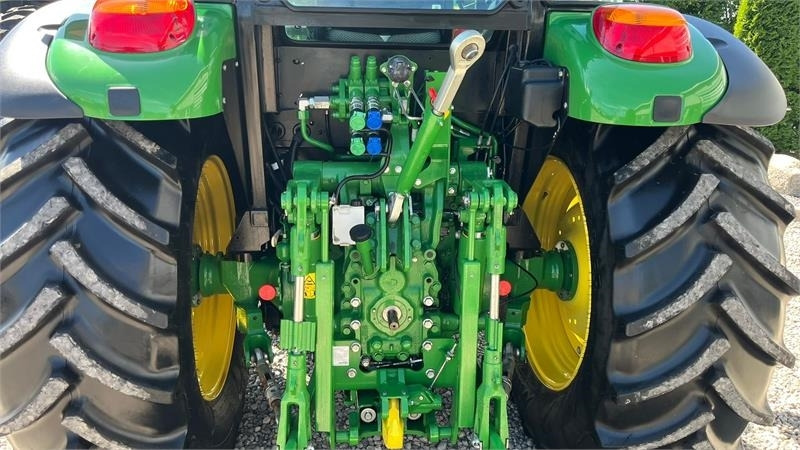 John Deere 5115M Med frontlæsser, som ny - Трактор: фото 4 John Deere 5115M Med frontlæsser, som ny - Трактор: фото 4