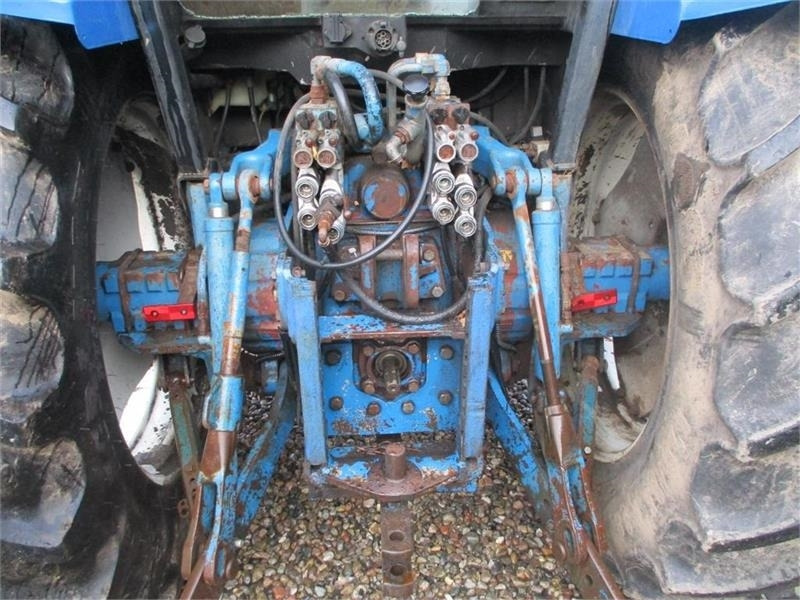 New Holland 8240 SLE Med frontlift og frontPTO - Трактор: фото 5 New Holland 8240 SLE Med frontlift og frontPTO - Трактор: фото 5