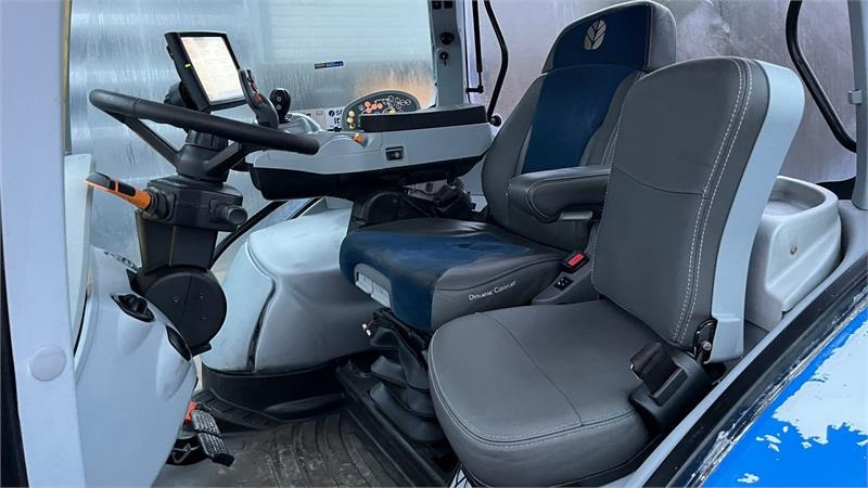 New Holland T7.230 Autocommand med frontlift og nye bagdæk er - Трактор: фото 4 New Holland T7.230 Autocommand med frontlift og nye bagdæk er - Трактор: фото 4