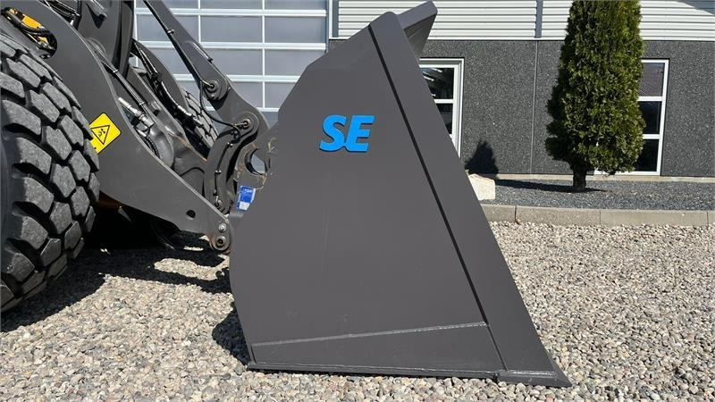 SE AB 2,9m3 skovl med Volvo beslag på. Den er 2. - Ковш для Строительной техники: фото 2 SE AB 2,9m3 skovl med Volvo beslag på. Den er 2. - Ковш для Строительной техники: фото 2