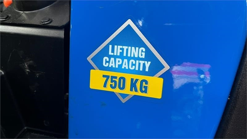 Коммунальный трактор Solis S26 6+2 Gearmaskine med Servostyring og brede trak: фото 11