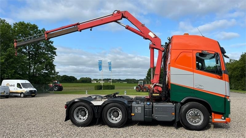 Volvo FH 500 6x4 med tandemløft og aftagelig HMF 1150 kr - Тягач: фото 1 Volvo FH 500 6x4 med tandemløft og aftagelig HMF 1150 kr - Тягач: фото 1