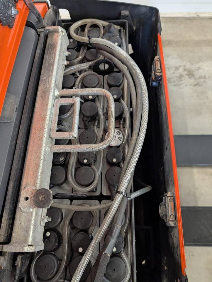 Toyota 10794 LPE200 - Электропогрузчик: фото 4 Toyota 10794 LPE200 - Электропогрузчик: фото 4