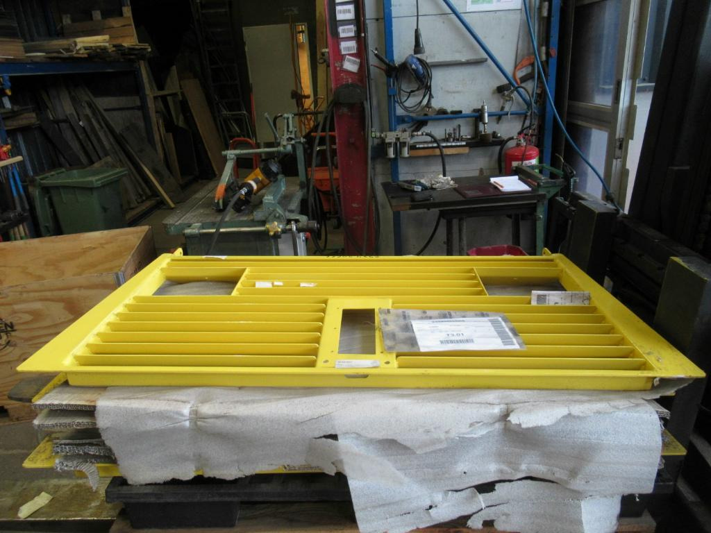 Bomag 57300801 - - Дверь и запчасти для Строительной техники: фото 1 Bomag 57300801 - - Дверь и запчасти для Строительной техники: фото 1