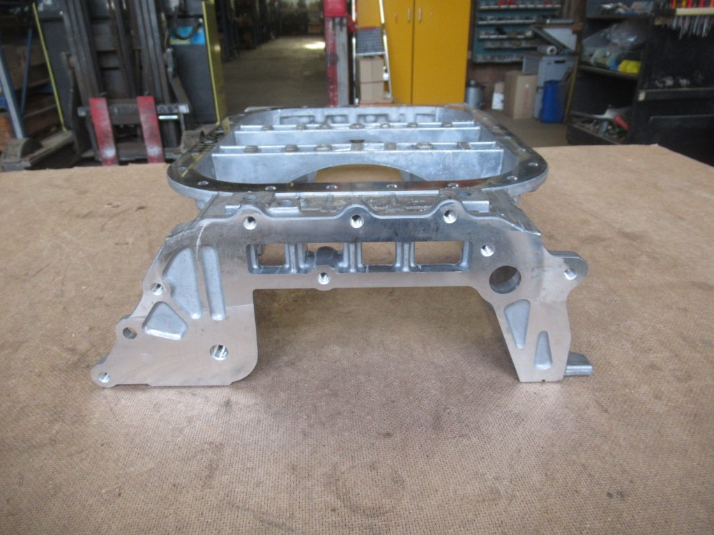 Case 47860430 - - Масляный поддон для Строительной техники: фото 3 Case 47860430 - - Масляный поддон для Строительной техники: фото 3