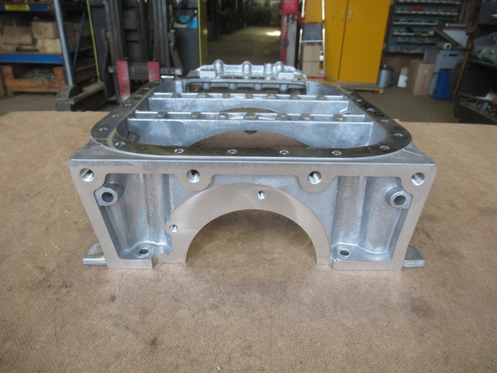 Case 47860430 - - Масляный поддон для Строительной техники: фото 4 Case 47860430 - - Масляный поддон для Строительной техники: фото 4