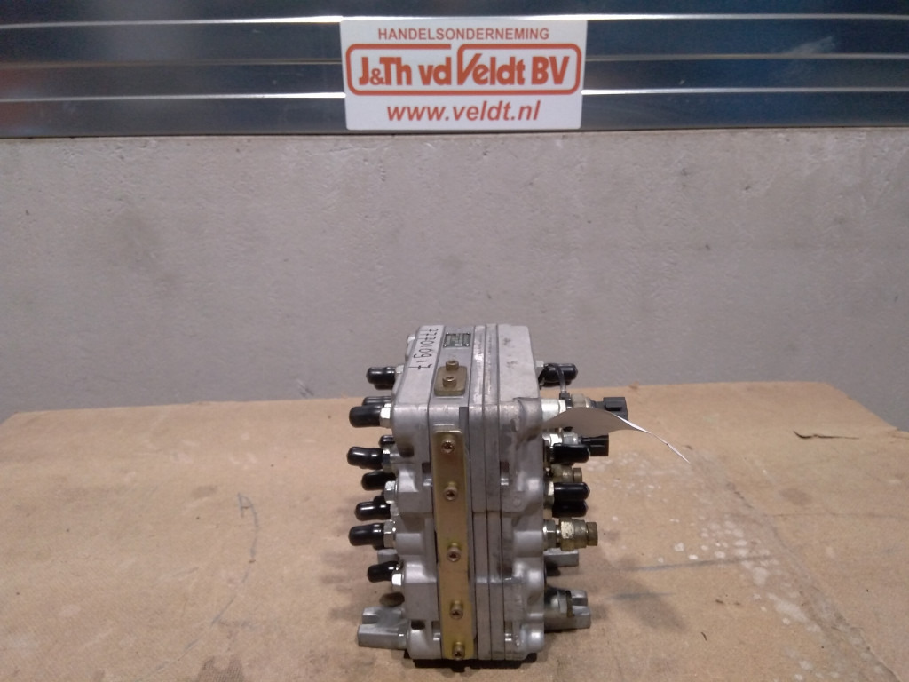 Hitachi 4718275 - 4661021 - Клапан: фото 2 Hitachi 4718275 - 4661021 - Клапан: фото 2