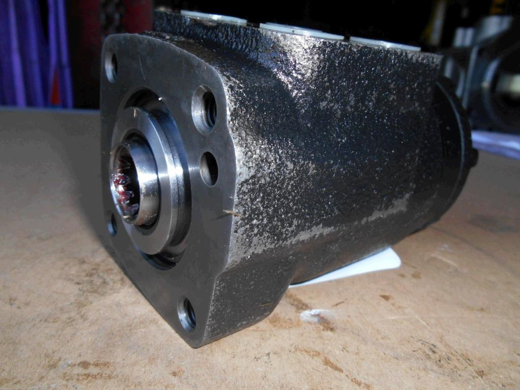 New Holland 4403248 - Гидравлический мотор для Строительной техники: фото 4 New Holland 4403248 - Гидравлический мотор для Строительной техники: фото 4