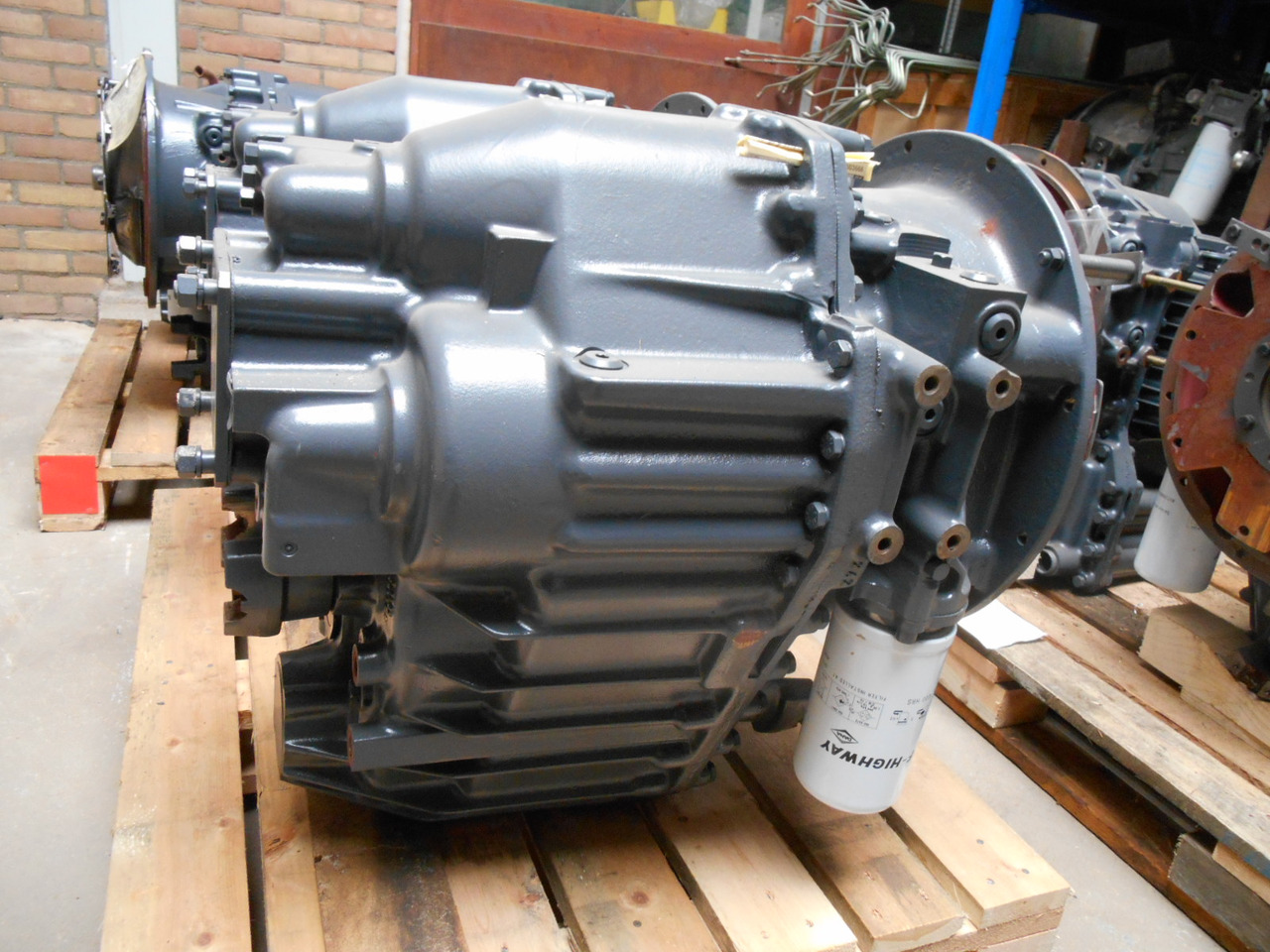 New Holland 85811907 - 82845195 - Коробка передач для Строительной техники: фото 3 New Holland 85811907 - 82845195 - Коробка передач для Строительной техники: фото 3