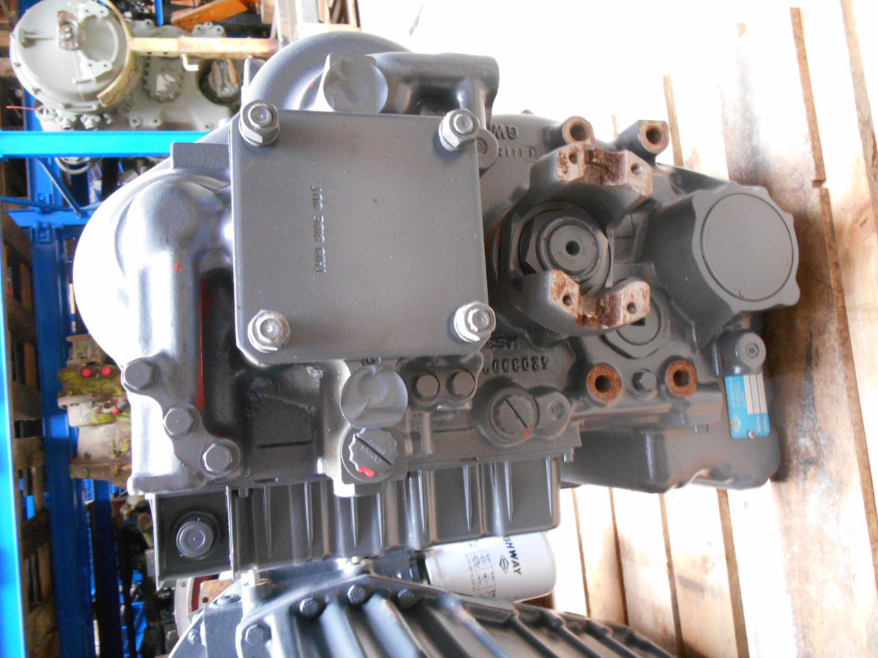 New Holland 85811907 - 87484604 - Коробка передач для Строительной техники: фото 2 New Holland 85811907 - 87484604 - Коробка передач для Строительной техники: фото 2
