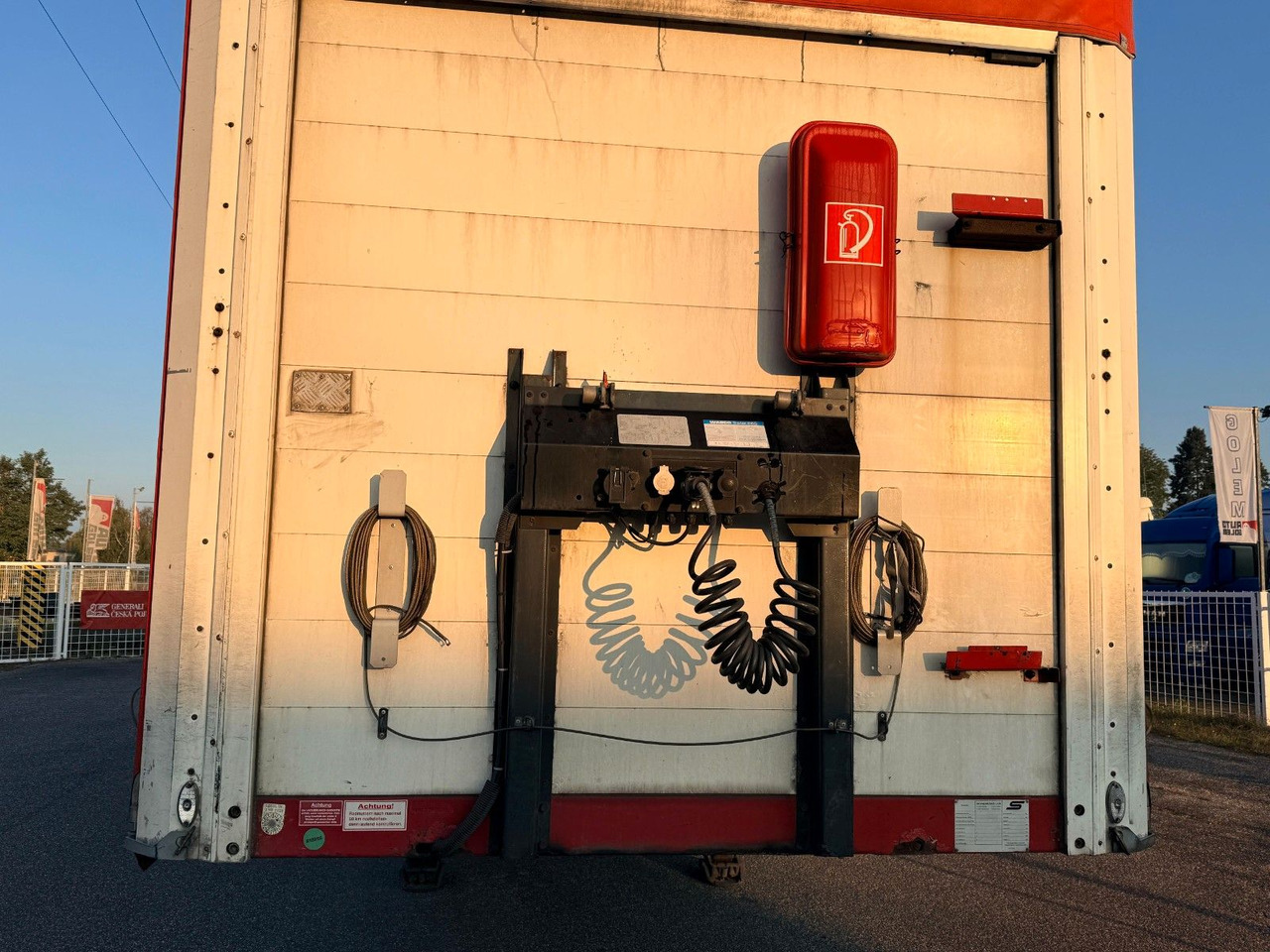 Schwarzmüller S 1 / J - Тентованный полуприцеп: фото 2 Schwarzmüller S 1 / J - Тентованный полуприцеп: фото 2