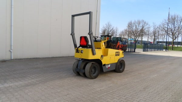 Sakai TS 160 - Пневмоколесный каток: фото 2 Sakai TS 160 - Пневмоколесный каток: фото 2