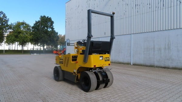 Saski TS 160-3 - Пневмоколесный каток: фото 4 Saski TS 160-3 - Пневмоколесный каток: фото 4