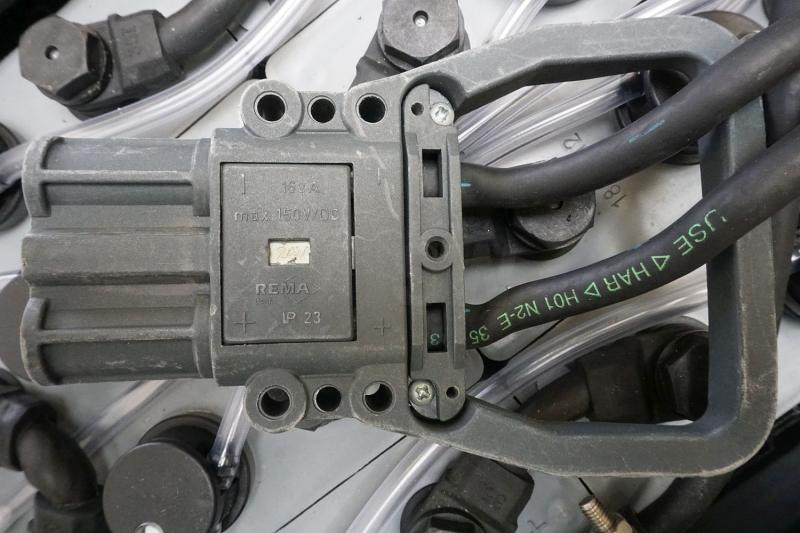 Linde 24 Volt 3 PzS 375 Ah - Аккумулятор: фото 4 Linde 24 Volt 3 PzS 375 Ah - Аккумулятор: фото 4