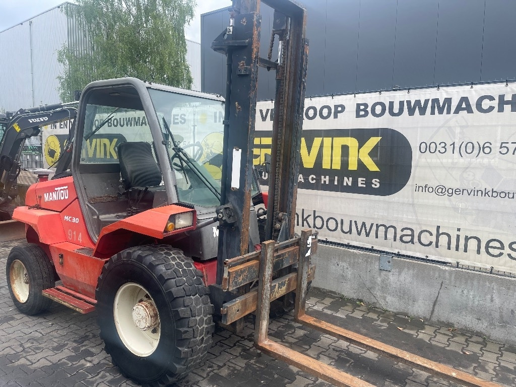 Manitou MC 30  - Внедорожный погрузчик: фото 3 Manitou MC 30  - Внедорожный погрузчик: фото 3