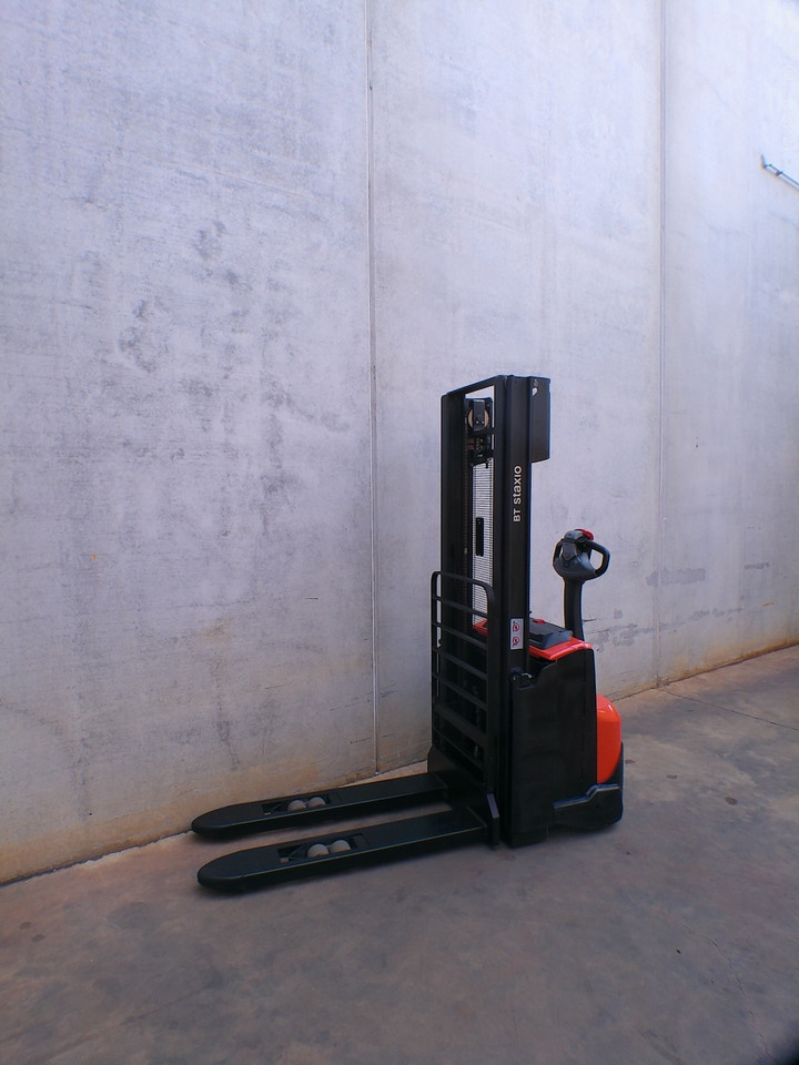 BT SWE 100 - Штабелер: фото 2 BT SWE 100 - Штабелер: фото 2