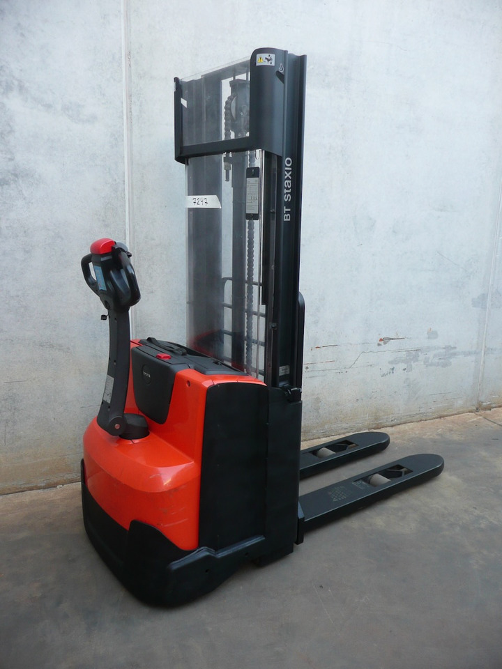 BT SWE 100 - Штабелер: фото 3 BT SWE 100 - Штабелер: фото 3