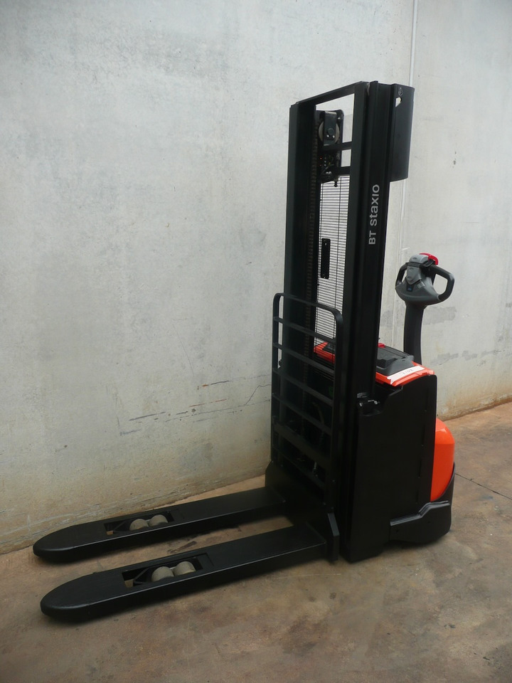 BT SWE 100 - Штабелер: фото 2 BT SWE 100 - Штабелер: фото 2