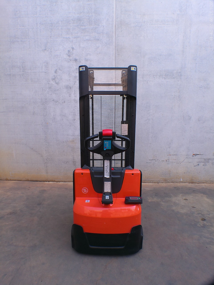 BT SWE 100 - Штабелер: фото 5 BT SWE 100 - Штабелер: фото 5