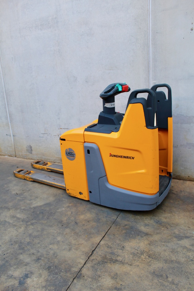 Jungheinrich ERE 120 LI-ION - Тележка: фото 1 Jungheinrich ERE 120 LI-ION - Тележка: фото 1