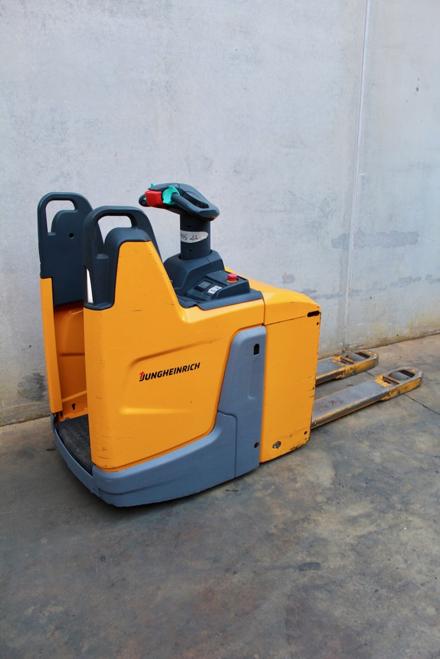 Jungheinrich ERE 120 LI-ION - Тележка: фото 3 Jungheinrich ERE 120 LI-ION - Тележка: фото 3