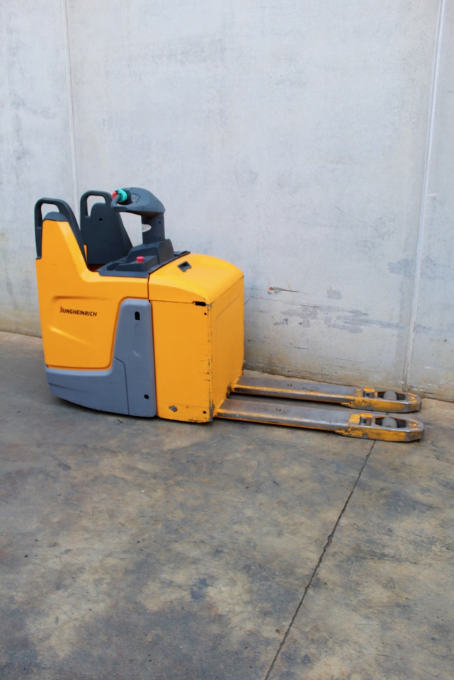 Jungheinrich ERE 120 LI-ION - Тележка: фото 4 Jungheinrich ERE 120 LI-ION - Тележка: фото 4