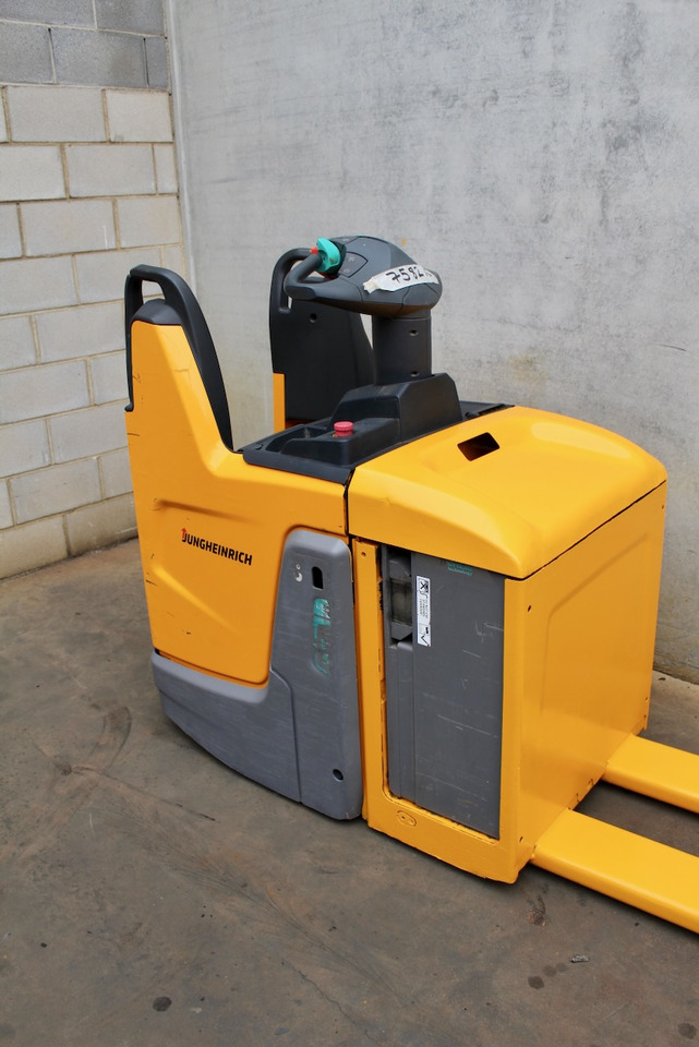 Jungheinrich ERE 125 LI-ION - Тележка: фото 3 Jungheinrich ERE 125 LI-ION - Тележка: фото 3