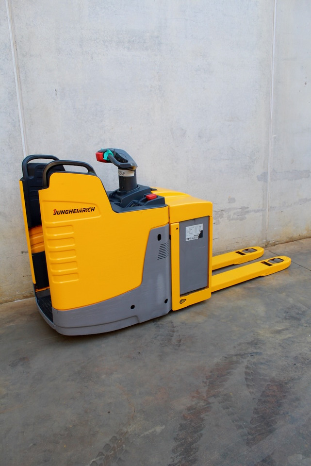 Jungheinrich ERE 225 - Тележка: фото 3 Jungheinrich ERE 225 - Тележка: фото 3