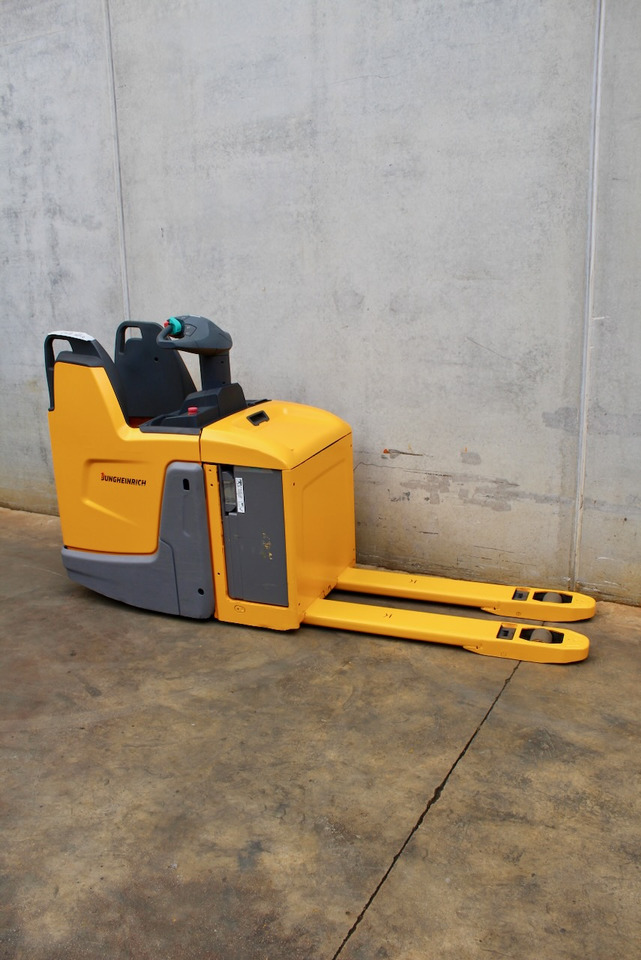 Jungheinrich ERE 225 LI-ION - Тележка: фото 4 Jungheinrich ERE 225 LI-ION - Тележка: фото 4