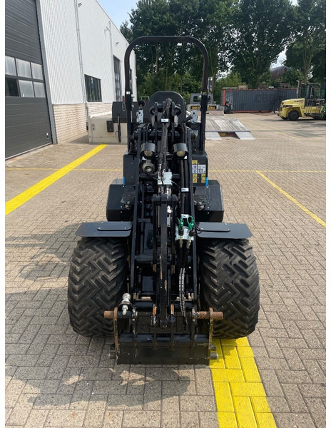 Giant G 2200 E - Колёсный погрузчик: фото 4 Giant G 2200 E - Колёсный погрузчик: фото 4