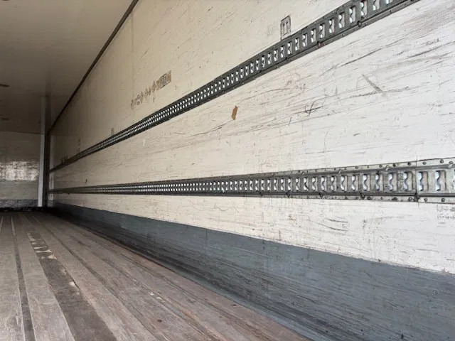 Полуприцеп-фургон Tracon TRAILERS 2-axle closed box Tridec steering taillift 2 ton: фото 11