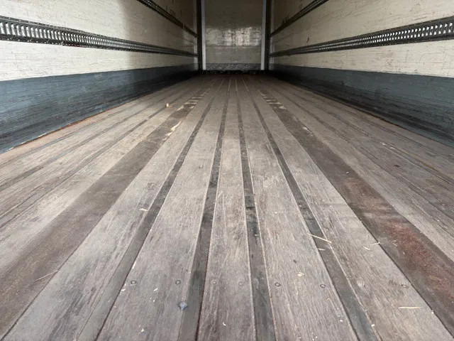 Полуприцеп-фургон Tracon TRAILERS 2-axle closed box Tridec steering taillift 2 ton: фото 12