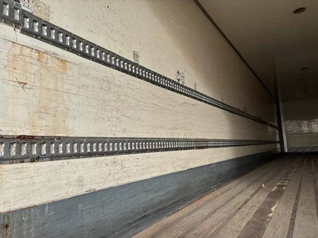 Полуприцеп-фургон Tracon TRAILERS 2-axle closed box Tridec steering taillift 2 ton: фото 9