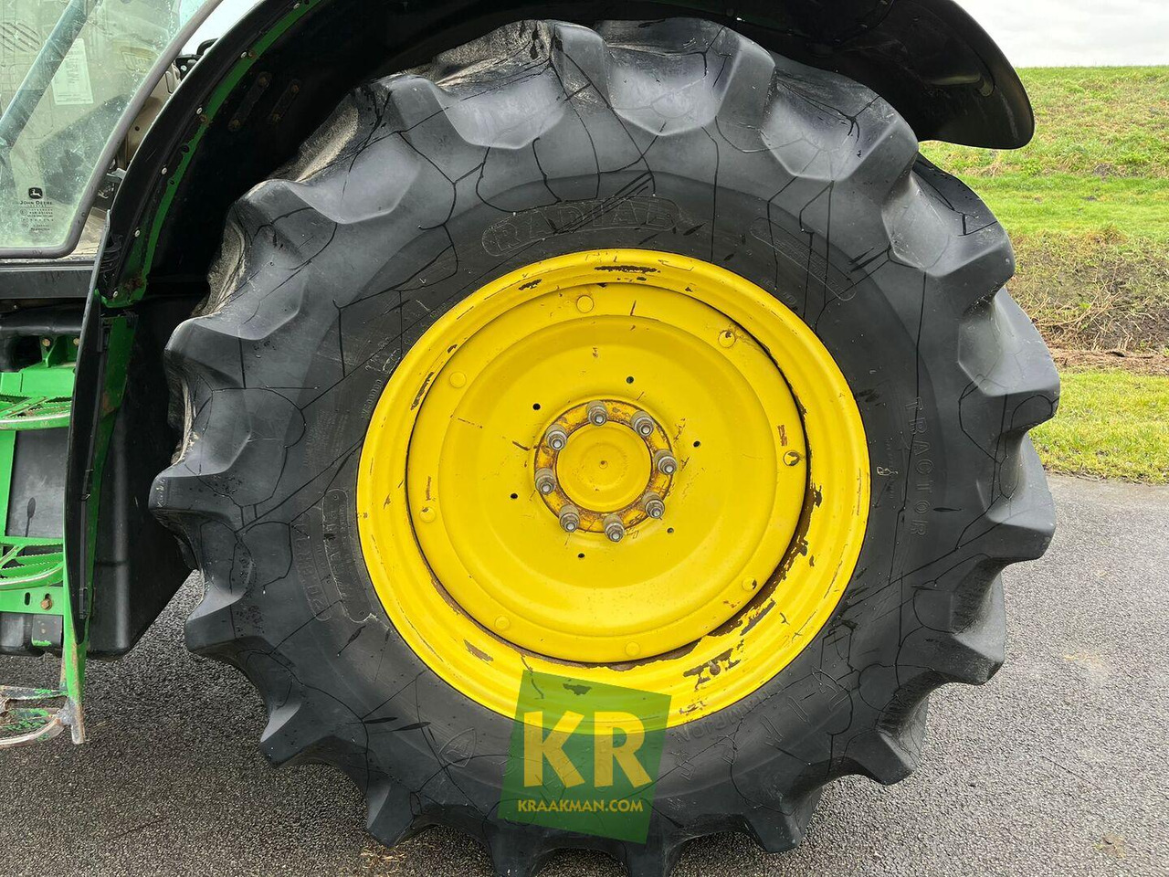 Трактор 6140R John Deere: фото 19