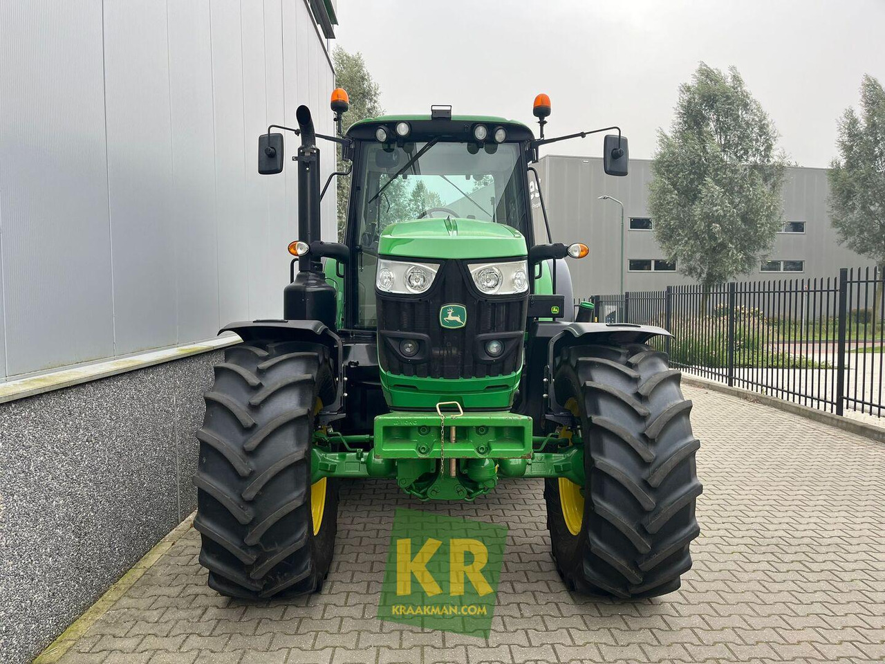 Трактор 6155M John Deere: фото 17