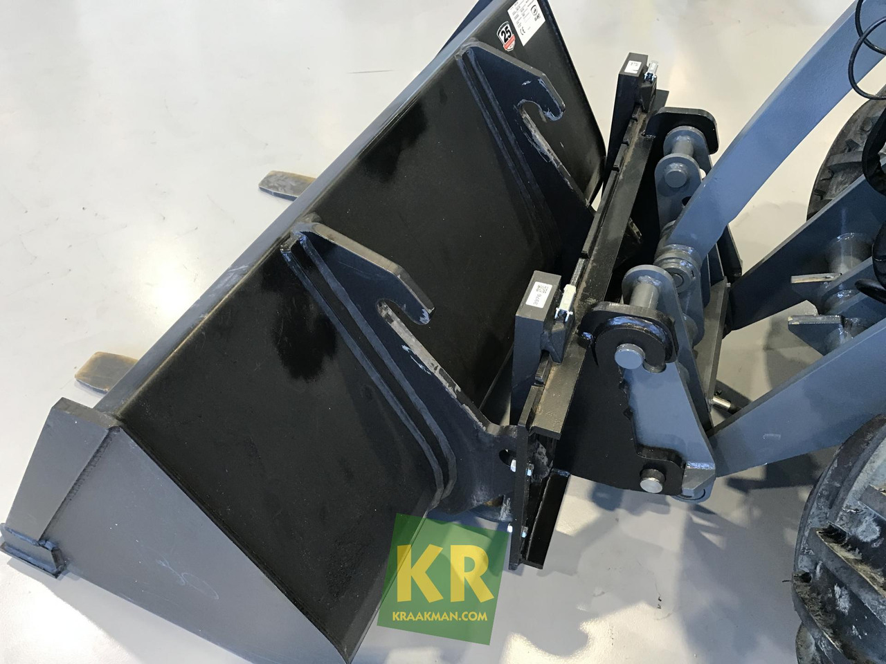 Новый Компактный фронтальный погрузчик G2200E Giant: фото 6 Новый Компактный фронтальный погрузчик G2200E Giant: фото 6