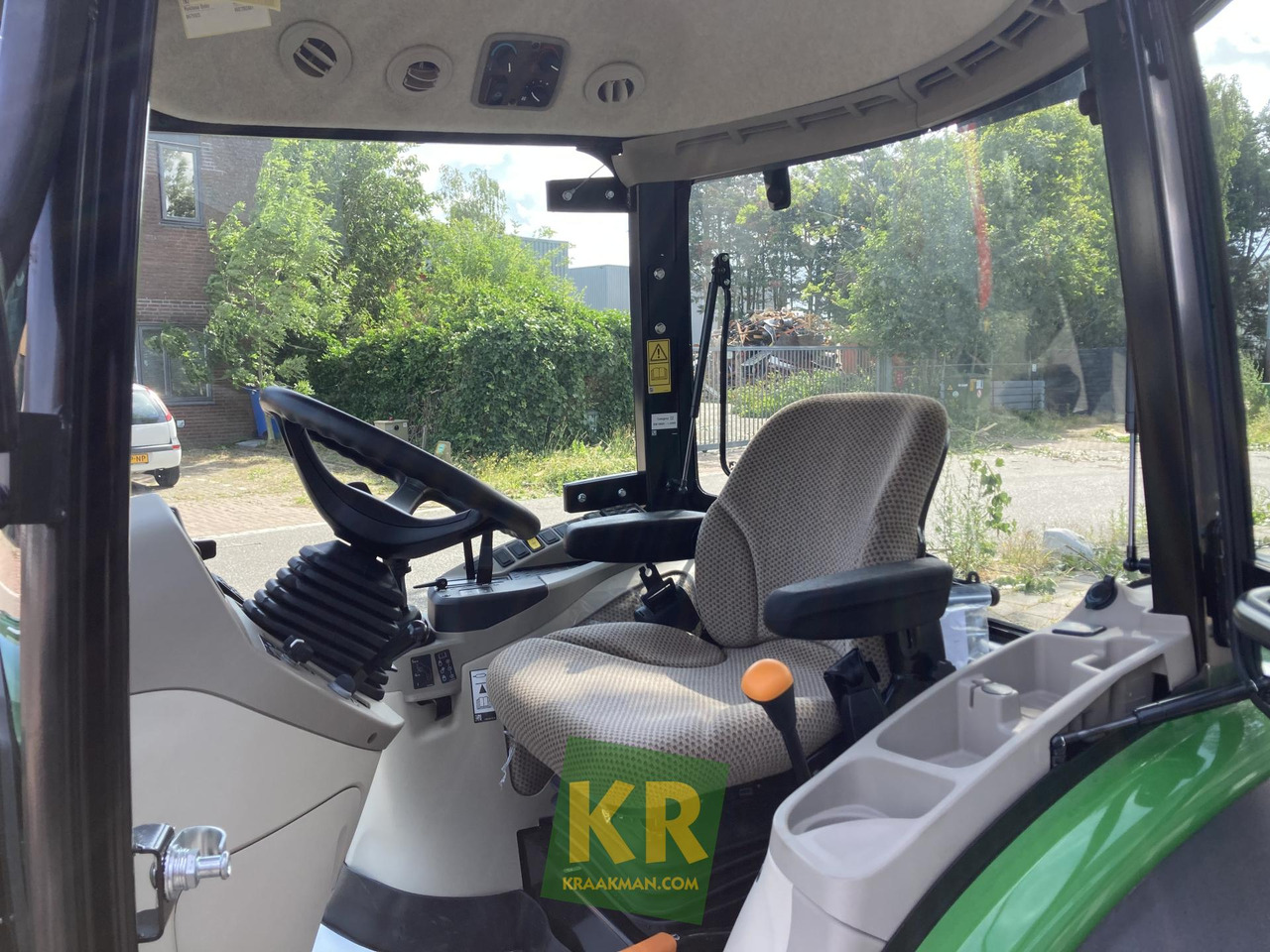 John Deere 3046R - Минитрактор: фото 4 John Deere 3046R - Минитрактор: фото 4