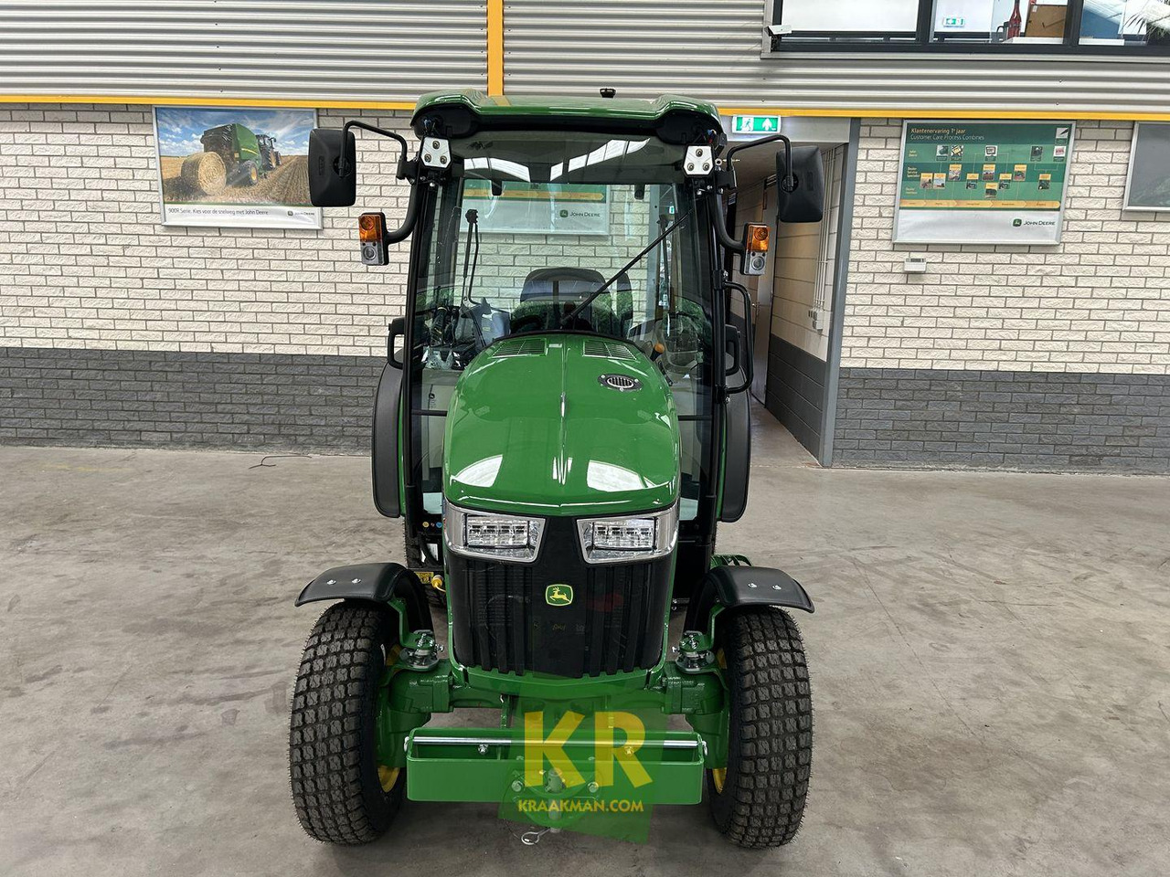John Deere 3046R - Минитрактор: фото 3 John Deere 3046R - Минитрактор: фото 3